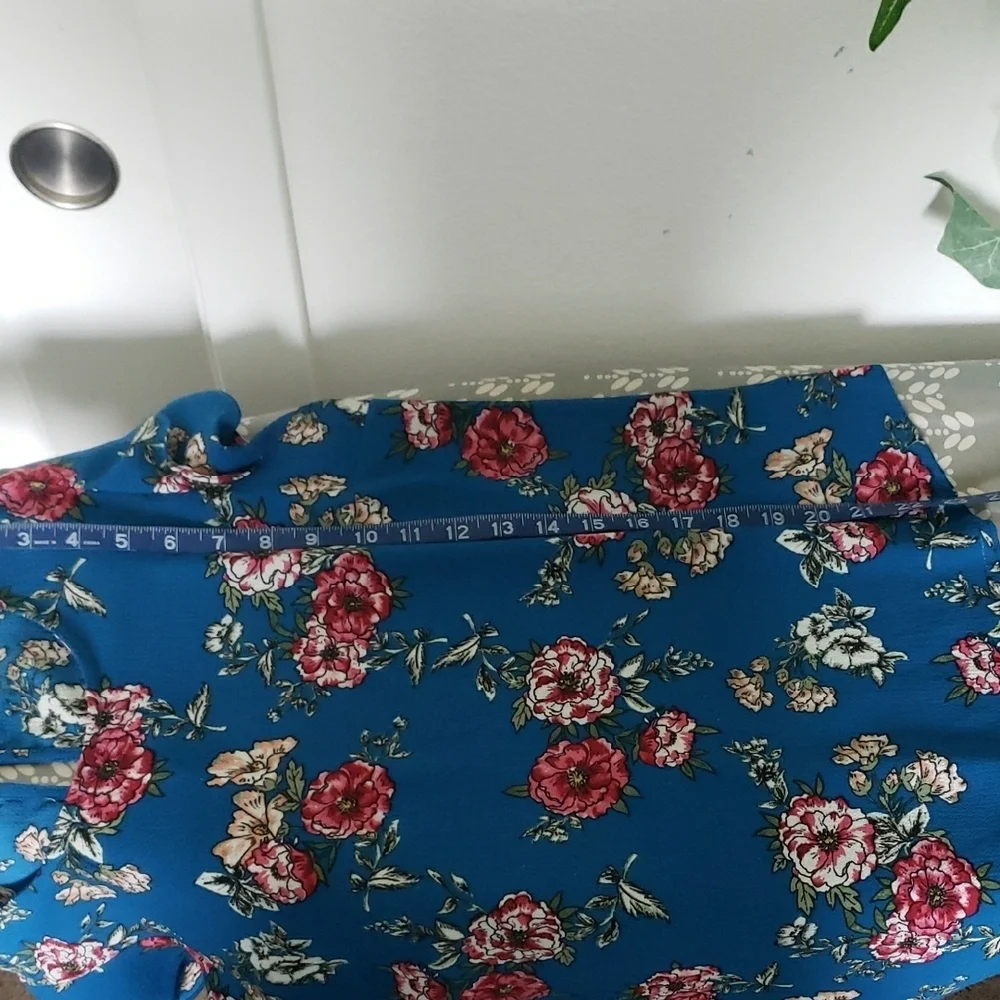 Apt. 9 Flutter Sleeve Blue Ruffled Blouse - Picture 7 of 8